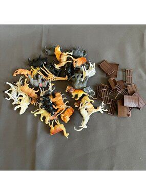 Plastic Animal Figurines & Accessories Set Assorted Safari & Farm Animals Mini P